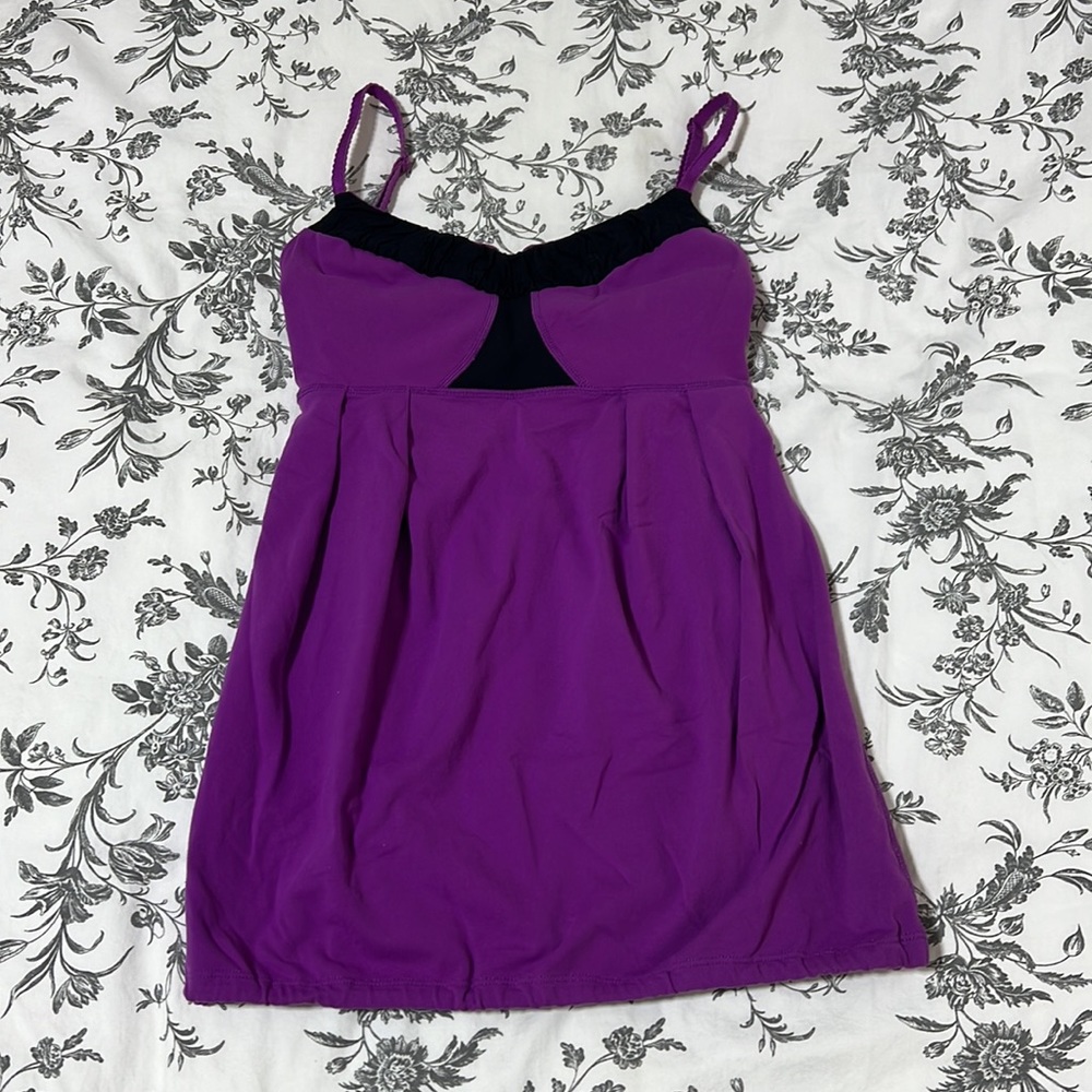 Lululemon purple and black tank